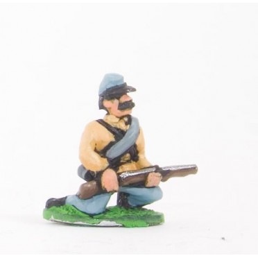 Union or Confederate: Infantry in Kepi & Tunic, with blanket roll: Kneeling