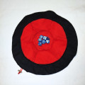 Compartmentalised dice bag in black velvet - red interior 2
